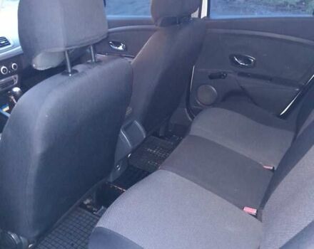 Белый Рено Меган, объемом двигателя 1.6 л и пробегом 207 тыс. км за 6400 $, фото 12 на Automoto.ua