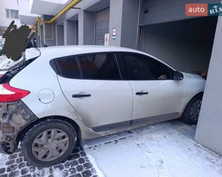 Білий Рено Меган, об'ємом двигуна 1.46 л та пробігом 249 тис. км за 3700 $, фото 4 на Automoto.ua