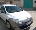 Белый Рено Меган, объемом двигателя 1.5 л и пробегом 300 тыс. км за 5500 $, фото 1 на Automoto.ua