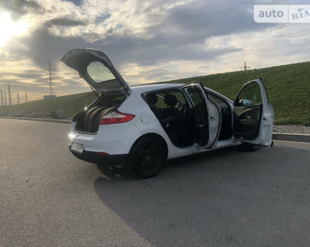 Белый Рено Меган, объемом двигателя 1.5 л и пробегом 309 тыс. км за 7990 $, фото 20 на Automoto.ua