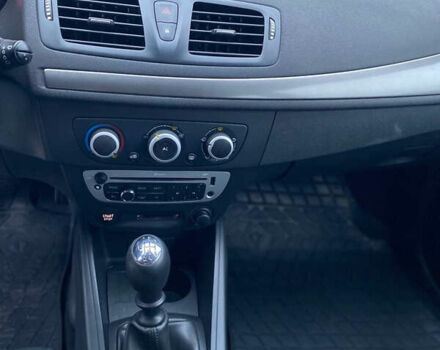 Белый Рено Меган, объемом двигателя 1.46 л и пробегом 230 тыс. км за 7400 $, фото 9 на Automoto.ua