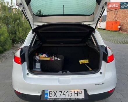 Білий Рено Меган, об'ємом двигуна 1.46 л та пробігом 194 тис. км за 7000 $, фото 7 на Automoto.ua
