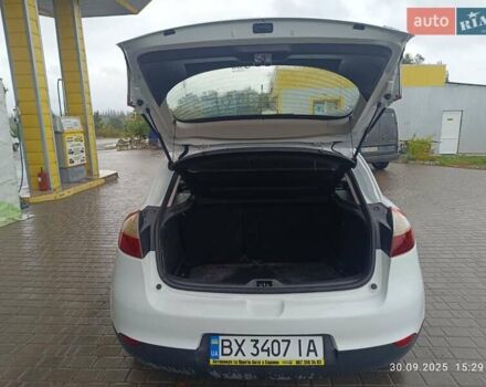 Рено Меган 2013 у Городок на Automoto.ua Білий Рено Меган, об'ємом двигуна 1.46 л та пробігом 210 тис. км за 6900 $, фото 1 на Automoto.ua