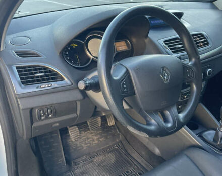 Белый Рено Меган, объемом двигателя 1.5 л и пробегом 224 тыс. км за 7200 $, фото 32 на Automoto.ua