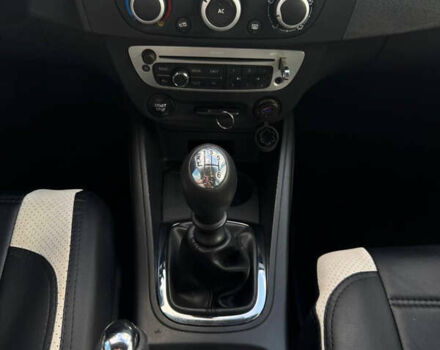 Білий Рено Меган, об'ємом двигуна 1.46 л та пробігом 280 тис. км за 5500 $, фото 11 на Automoto.ua