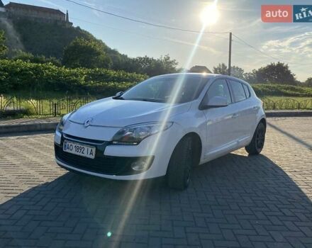 Белый Рено Меган, объемом двигателя 1.5 л и пробегом 230 тыс. км за 6600 $, фото 11 на Automoto.ua