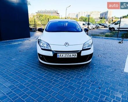 Білий Рено Меган, об'ємом двигуна 1.5 л та пробігом 227 тис. км за 7700 $, фото 3 на Automoto.ua