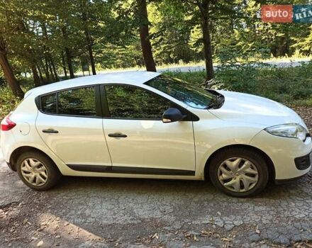 Белый Рено Меган, объемом двигателя 1.5 л и пробегом 156 тыс. км за 7000 $, фото 1 на Automoto.ua