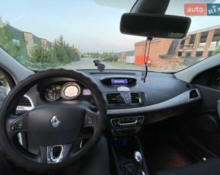 Білий Рено Меган, об'ємом двигуна 1.46 л та пробігом 194 тис. км за 7000 $, фото 10 на Automoto.ua