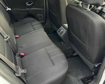 Белый Рено Меган, объемом двигателя 1.46 л и пробегом 175 тыс. км за 6500 $, фото 11 на Automoto.ua