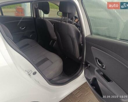 Рено Меган 2013 у Городок на Automoto.ua Білий Рено Меган, об'ємом двигуна 1.46 л та пробігом 210 тис. км за 6900 $, фото 6 на Automoto.ua