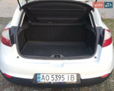 Белый Рено Меган, объемом двигателя 1.5 л и пробегом 330 тыс. км за 7500 $, фото 22 на Automoto.ua