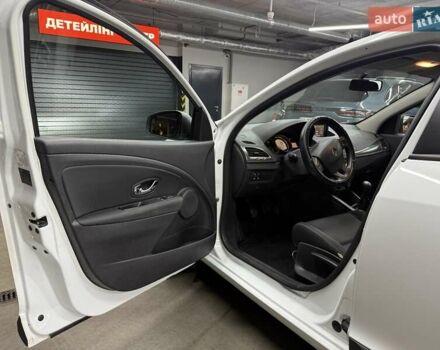 Белый Рено Меган, объемом двигателя 1.5 л и пробегом 320 тыс. км за 7500 $, фото 4 на Automoto.ua