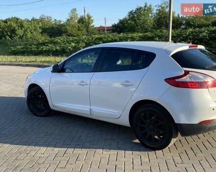 Белый Рено Меган, объемом двигателя 1.5 л и пробегом 230 тыс. км за 6600 $, фото 2 на Automoto.ua