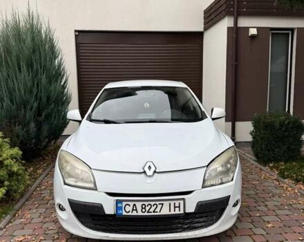 Белый Рено Меган, объемом двигателя 1.5 л и пробегом 230 тыс. км за 4500 $, фото 4 на Automoto.ua