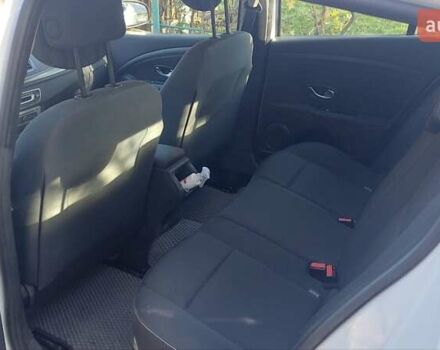 Белый Рено Меган, объемом двигателя 1.5 л и пробегом 314 тыс. км за 8000 $, фото 8 на Automoto.ua