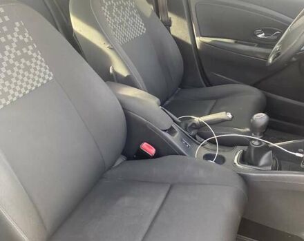 Белый Рено Меган, объемом двигателя 1.4 л и пробегом 229 тыс. км за 6300 $, фото 4 на Automoto.ua