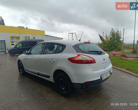 Рено Меган 2013 у Городок на Automoto.ua Білий Рено Меган, об'ємом двигуна 1.46 л та пробігом 210 тис. км за 6900 $, фото 2 на Automoto.ua