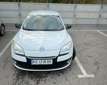 Рено Меган 2013 в Кривом Роге на Automoto.ua Белый Рено Меган, объемом двигателя 1.46 л и пробегом 264 тыс. км за 7700 $, фото 8 на Automoto.ua