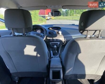 Белый Рено Меган, объемом двигателя 1.5 л и пробегом 230 тыс. км за 6600 $, фото 6 на Automoto.ua