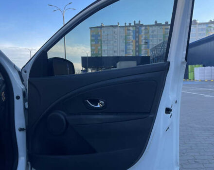 Белый Рено Меган, объемом двигателя 1.5 л и пробегом 224 тыс. км за 7200 $, фото 18 на Automoto.ua