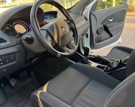 Білий Рено Меган, об'ємом двигуна 1.46 л та пробігом 173 тис. км за 7000 $, фото 6 на Automoto.ua