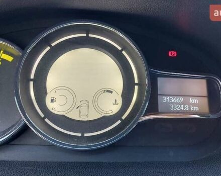 Белый Рено Меган, объемом двигателя 1.5 л и пробегом 314 тыс. км за 8000 $, фото 7 на Automoto.ua