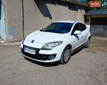 Белый Рено Меган, объемом двигателя 1.6 л и пробегом 230 тыс. км за 7500 $, фото 4 на Automoto.ua
