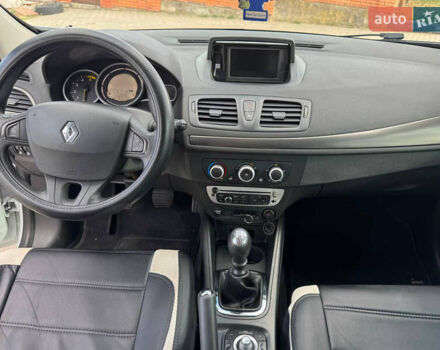 Білий Рено Меган, об'ємом двигуна 1.46 л та пробігом 280 тис. км за 5500 $, фото 10 на Automoto.ua