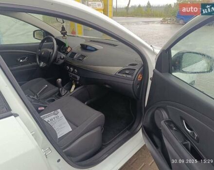 Рено Меган 2013 у Городок на Automoto.ua Білий Рено Меган, об'ємом двигуна 1.46 л та пробігом 210 тис. км за 6900 $, фото 4 на Automoto.ua