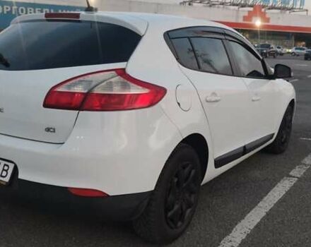 Белый Рено Меган, объемом двигателя 1.5 л и пробегом 330 тыс. км за 7500 $, фото 2 на Automoto.ua