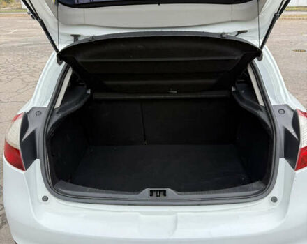 Белый Рено Меган, объемом двигателя 1.5 л и пробегом 239 тыс. км за 6500 $, фото 12 на Automoto.ua