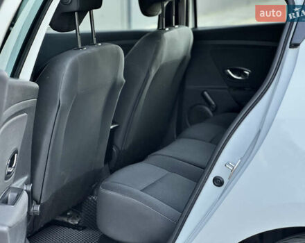 Белый Рено Меган, объемом двигателя 1.5 л и пробегом 291 тыс. км за 7990 $, фото 19 на Automoto.ua