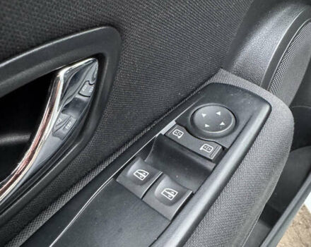 Белый Рено Меган, объемом двигателя 1.5 л и пробегом 231 тыс. км за 8200 $, фото 24 на Automoto.ua