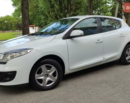 Рено Меган 2014 в Житомире на Automoto.ua Белый Рено Меган, объемом двигателя 1.5 л и пробегом 205 тыс. км за 6950 $, фото 39 на Automoto.ua