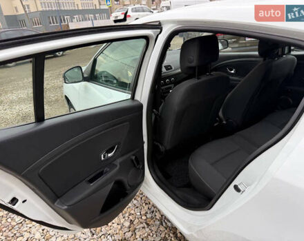 Білий Рено Меган, об'ємом двигуна 1.46 л та пробігом 204 тис. км за 7999 $, фото 21 на Automoto.ua