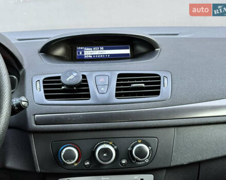 Белый Рено Меган, объемом двигателя 1.5 л и пробегом 291 тыс. км за 7990 $, фото 23 на Automoto.ua