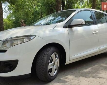 Рено Меган 2014 в Житомире на Automoto.ua Белый Рено Меган, объемом двигателя 1.5 л и пробегом 205 тыс. км за 6950 $, фото 32 на Automoto.ua