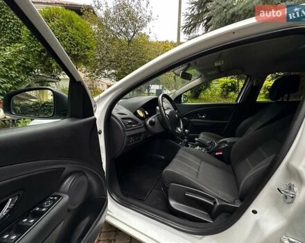 Белый Рено Меган, объемом двигателя 1.5 л и пробегом 173 тыс. км за 8200 $, фото 16 на Automoto.ua