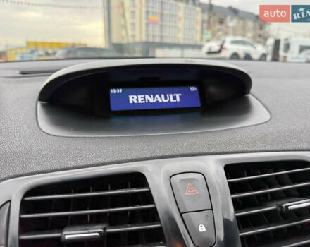 Білий Рено Меган, об'ємом двигуна 1.46 л та пробігом 204 тис. км за 7999 $, фото 30 на Automoto.ua