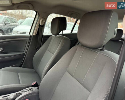 Білий Рено Меган, об'ємом двигуна 1.46 л та пробігом 204 тис. км за 7999 $, фото 16 на Automoto.ua