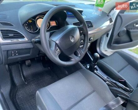 Білий Рено Меган, об'ємом двигуна 1.5 л та пробігом 205 тис. км за 6900 $, фото 1 на Automoto.ua