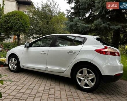 Белый Рено Меган, объемом двигателя 1.5 л и пробегом 173 тыс. км за 8200 $, фото 5 на Automoto.ua