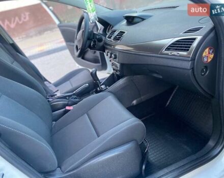 Білий Рено Меган, об'ємом двигуна 1.5 л та пробігом 205 тис. км за 6900 $, фото 5 на Automoto.ua