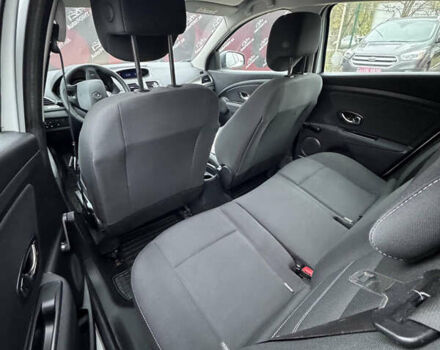 Белый Рено Меган, объемом двигателя 1.5 л и пробегом 231 тыс. км за 8200 $, фото 23 на Automoto.ua