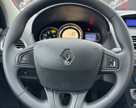 Белый Рено Меган, объемом двигателя 1.5 л и пробегом 231 тыс. км за 8200 $, фото 19 на Automoto.ua