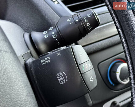 Белый Рено Меган, объемом двигателя 1.5 л и пробегом 291 тыс. км за 7990 $, фото 29 на Automoto.ua