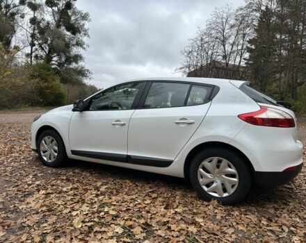 Рено Меган 2014 в Киеве на Automoto.ua Белый Рено Меган, объемом двигателя 1.5 л и пробегом 209 тыс. км за 7700 $, фото 2 на Automoto.ua
