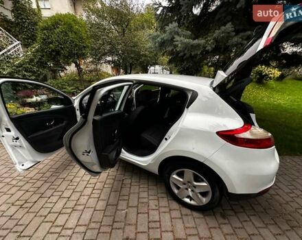 Белый Рено Меган, объемом двигателя 1.5 л и пробегом 173 тыс. км за 8200 $, фото 28 на Automoto.ua
