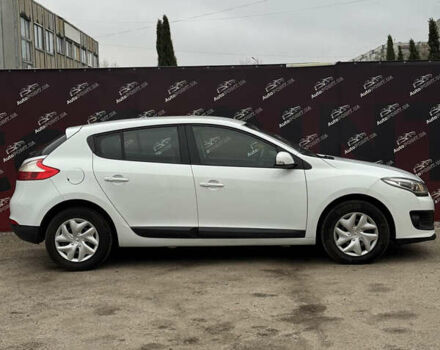 Белый Рено Меган, объемом двигателя 1.5 л и пробегом 231 тыс. км за 8200 $, фото 3 на Automoto.ua